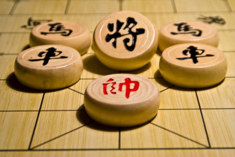 Hai trong số nhiều ca sĩ hát nhép nhưng chưa bị xử lý.